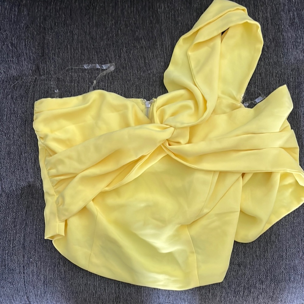 Yellow One shoulder top! Very cute and dressy!